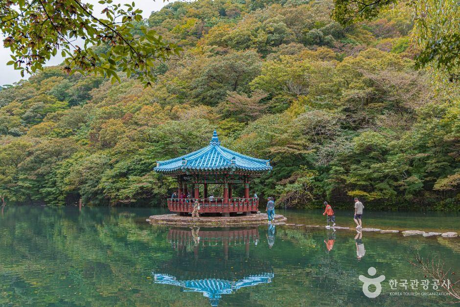 정읍 내장산 — 말발굽 형국의 단풍 명산
